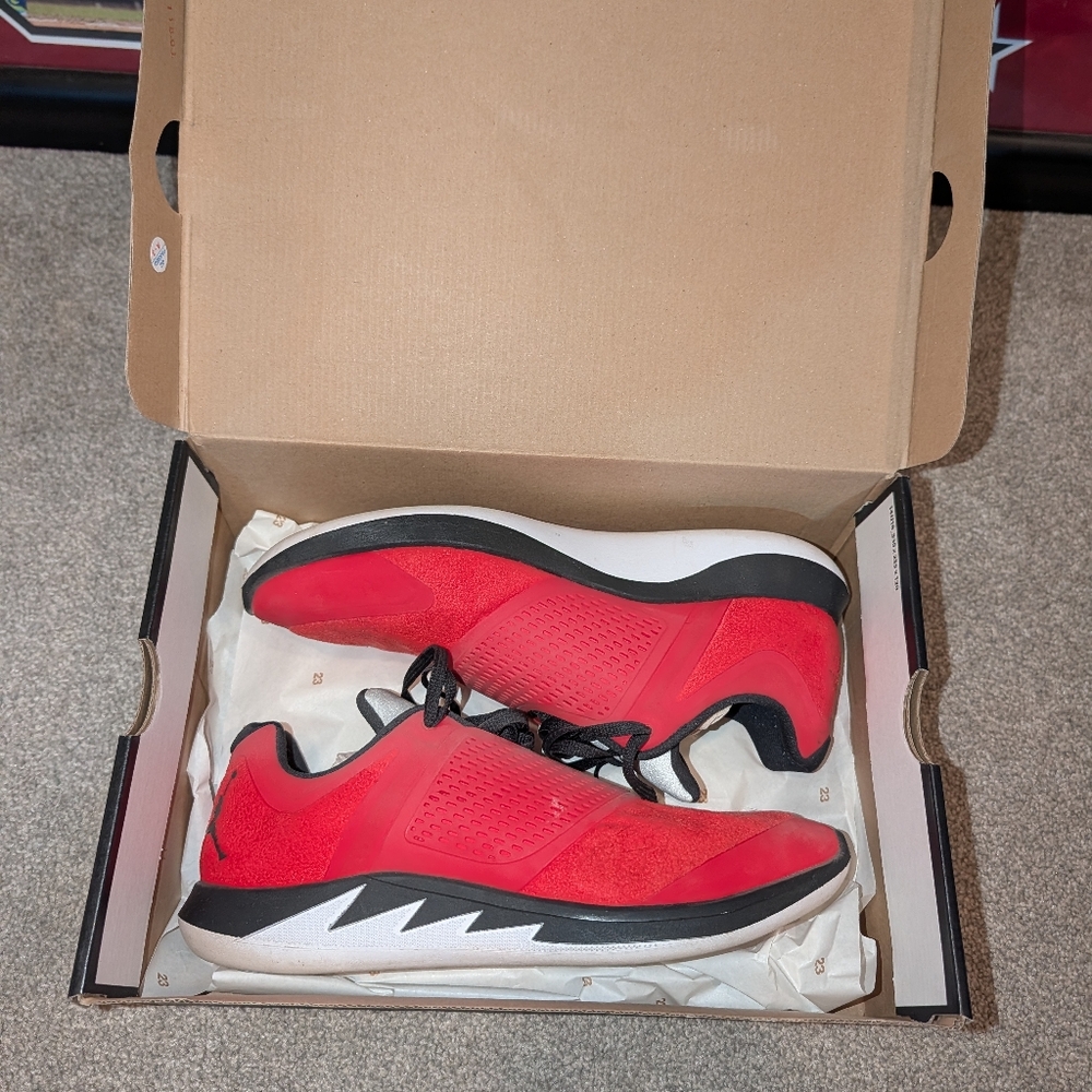 Grind 2 University Red Black White - Size 10.5 Nike Jordan